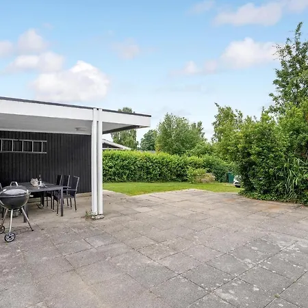 3 Bedroom Stunning Home In Hejls