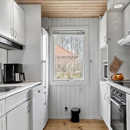 3 Bedroom Stunning Home In Hejls *